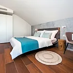 The Q Superior - A Penthouse With Jacuzzi And Sauna