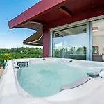 The Q Superior - A Penthouse With Jacuzzi And Sauna