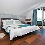 The Q Superior - A Penthouse With Jacuzzi And Sauna Apartament