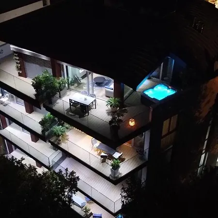 The Q Superior - A Penthouse With Jacuzzi And Sauna Lägenhet