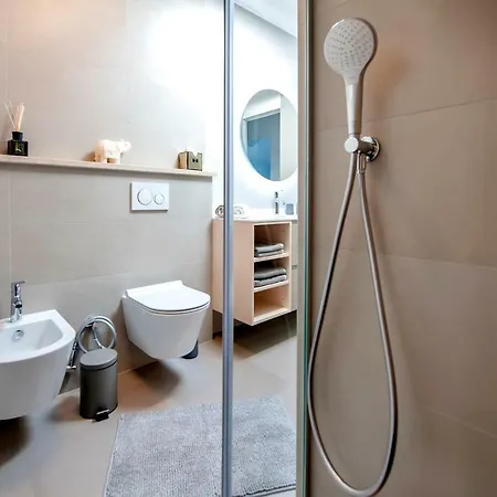 The Q Superior - A Penthouse With Jacuzzi And Sauna * Rovinj
