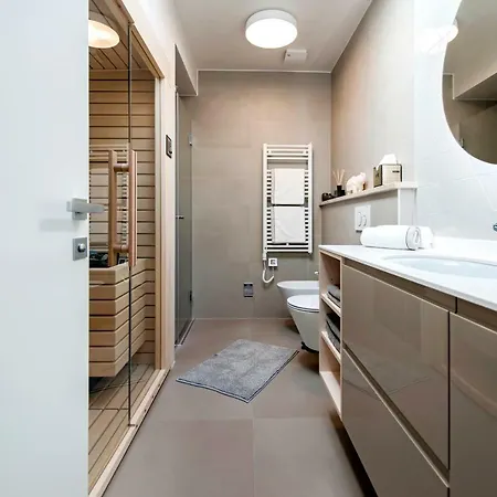 The Q Superior - A Penthouse With Jacuzzi And Sauna * Rovinj