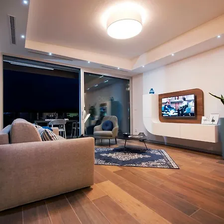 Lägenhet The Q Superior - A Penthouse With Jacuzzi And Sauna Rovinj