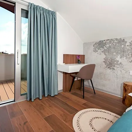 דירה The Q Superior - A Penthouse With Jacuzzi And Sauna רוביני