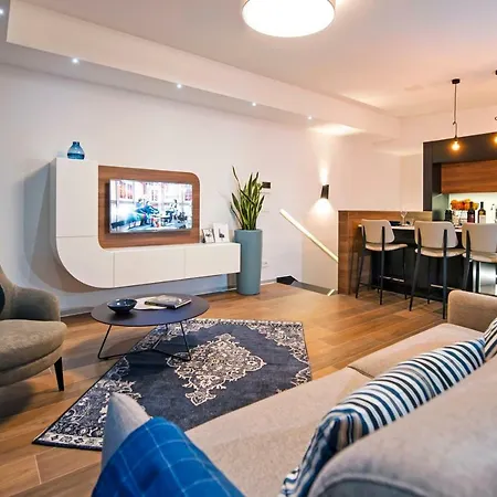 The Q Superior - A Penthouse With Jacuzzi And Sauna Rovigno