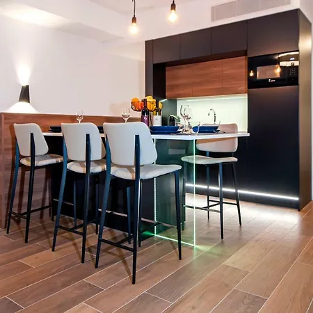 The Q Superior - A Penthouse With Jacuzzi And Sauna Apartment Rovinj