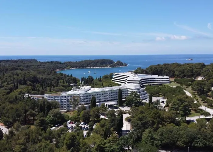 アパート The Q Superior - A Penthouse With Jacuzzi And Sauna ロヴィニ