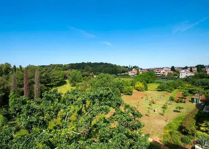 The Q Superior - A Penthouse With Jacuzzi And Sauna アパート ロヴィニ