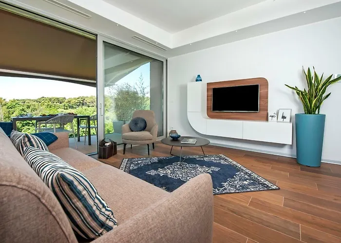 The Q Superior - A Penthouse With Jacuzzi And Sauna アパート *