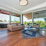 The Q Superior - A Penthouse With Jacuzzi And Sauna شقة روفينج