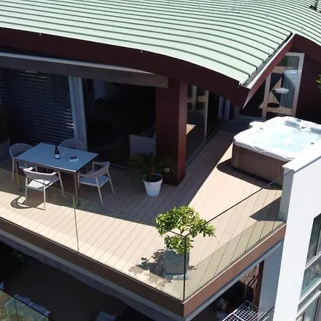 The Q Superior - A Penthouse With Jacuzzi And Sauna Apartment