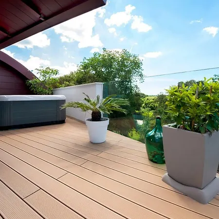 The Q Superior - A Penthouse With Jacuzzi And Sauna Apartment