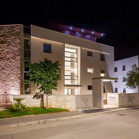 The Q Superior - A Penthouse With Jacuzzi And Sauna Apartment Rovinj